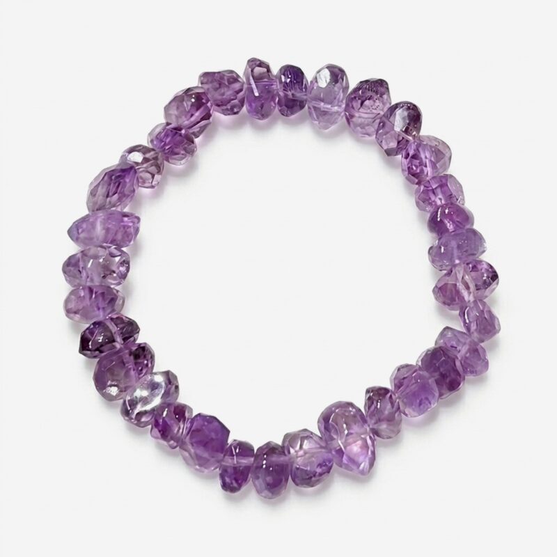 High-clarity faceted amethyst chip bracelet featuring 6mm semi-precious purple gemstone fragments in a textured, minimalist geometric design.